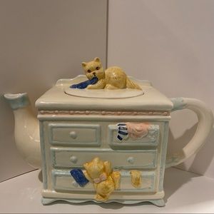 Vintage Teapot with small creamer pitcher